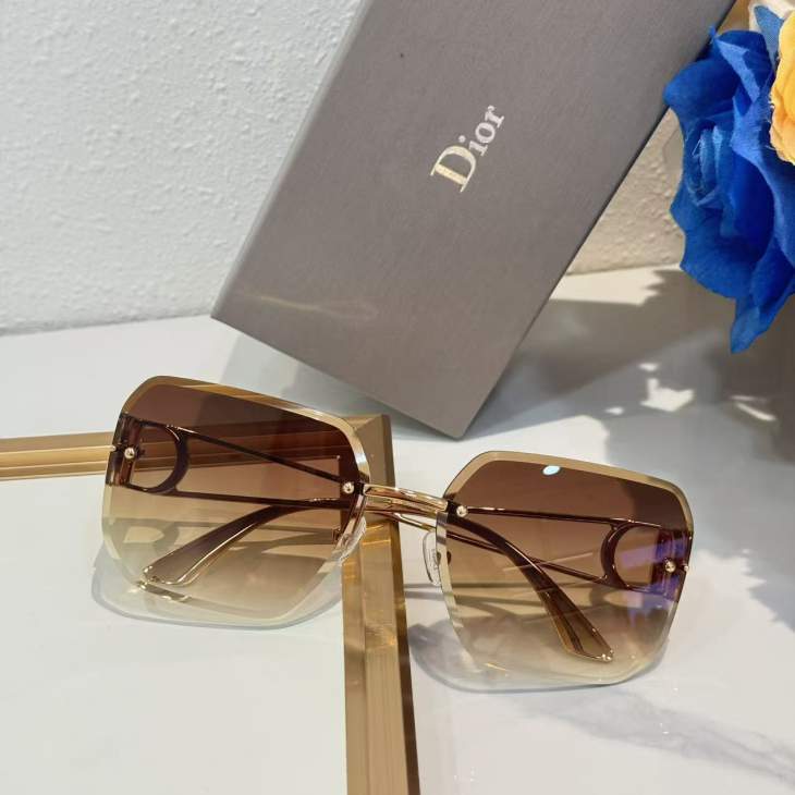 Picture of Dior Sunglasses _SKUfw77795964fw